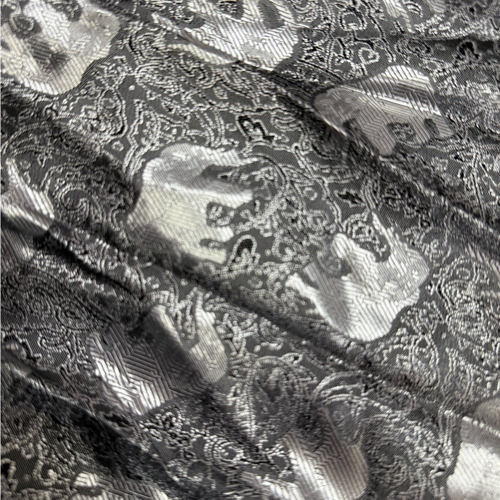 Elegant Elephant Patterned silk Scarf - Picture 4 of 6